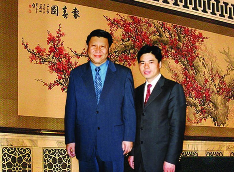 中共中央总书记、国家主席、中央军委主席习近平与蒋锡培合影